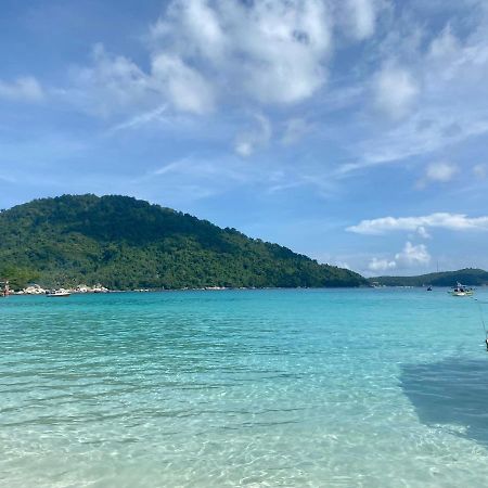 Nazza Homestay Besut With Swimming Pool Kampung Raja Dış mekan fotoğraf