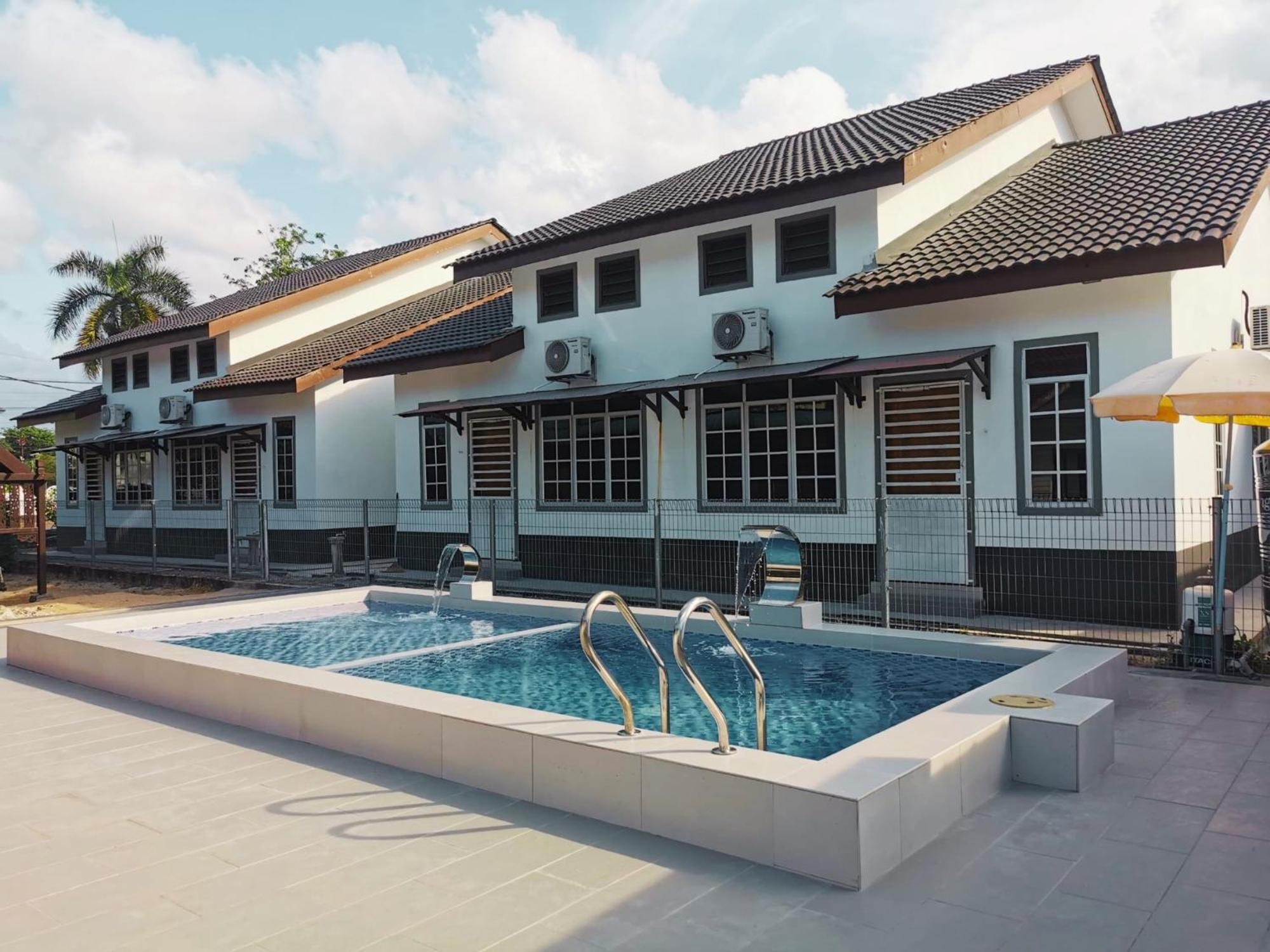 Nazza Homestay Besut With Pool Near Jetty To Perhentian Kampung Raja Dış mekan fotoğraf